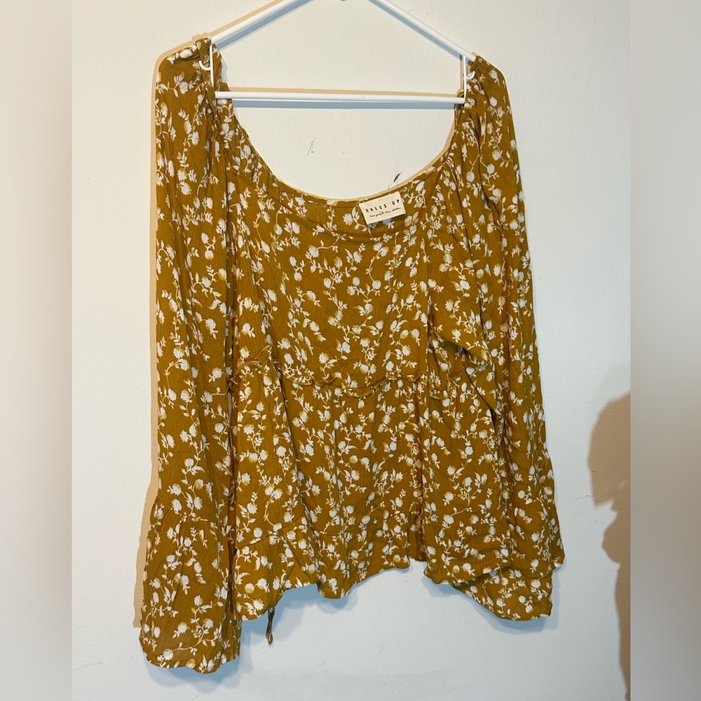 NWT Floral Musterd Colored Dress Barn Top with Flared Sleeves